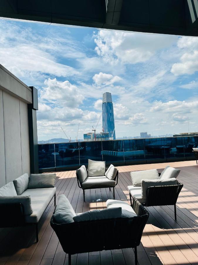 Luxury Suites At Eaton Klcc Kuala Lumpur Bagian luar foto